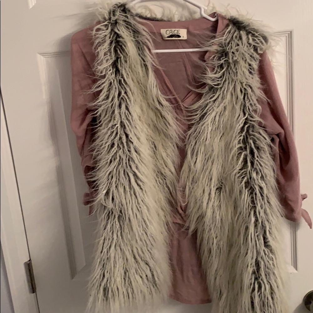 🍍FURRY CHIC BOHO VEST🍍